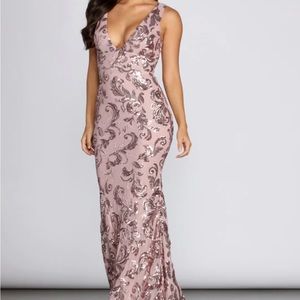 Beautiful formal dress !